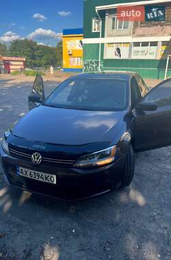 Седан Volkswagen Jetta 2010 в 