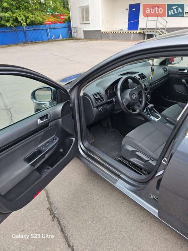 Седан Volkswagen Jetta 2010 в Тернополі
