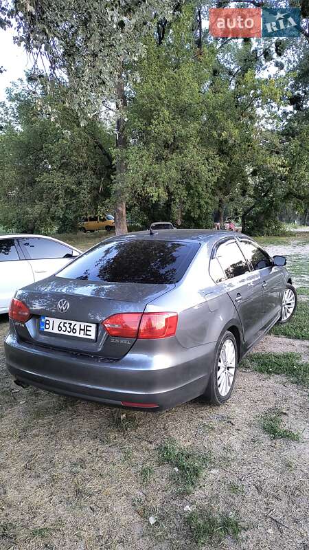 Седан Volkswagen Jetta 2012 в Полтаві