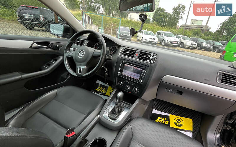 Седан Volkswagen Jetta 2012 в Стрые