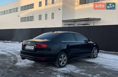 Седан Volkswagen Jetta 2012 в 