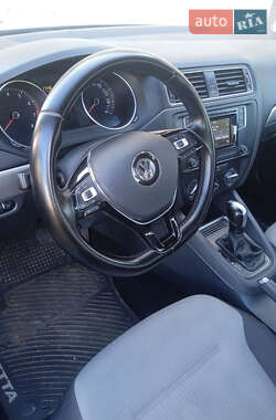 Седан Volkswagen Jetta 2017 в 