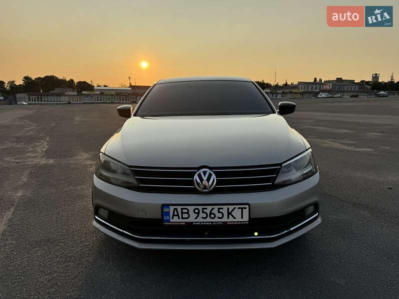 Седан Volkswagen Jetta 2015 в Тульчині