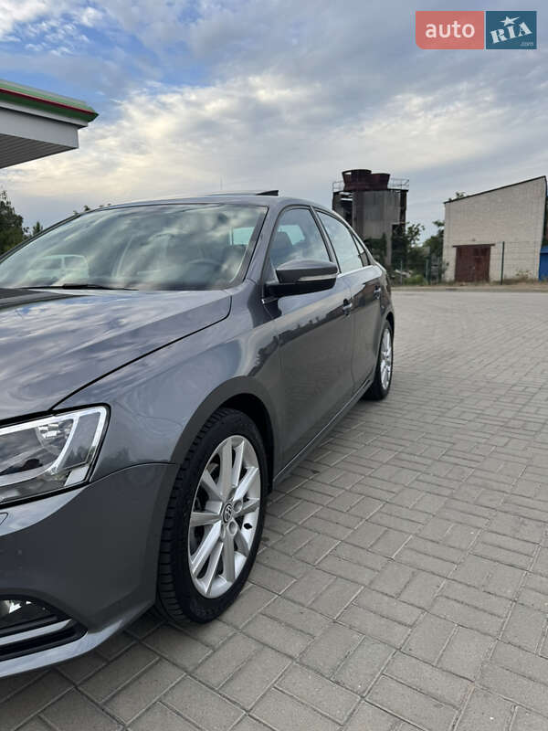 Седан Volkswagen Jetta 2013 в Житомире