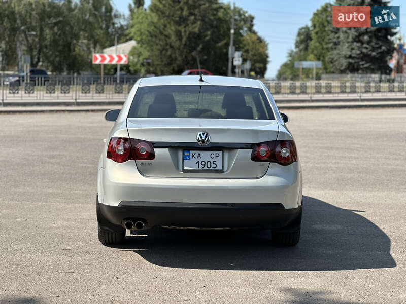 Седан Volkswagen Jetta 2010 в Первомайске