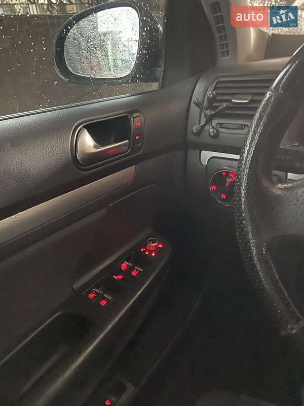Седан Volkswagen Jetta 2005 в Житомирі