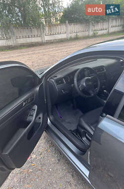 Седан Volkswagen Jetta 2010 в 
