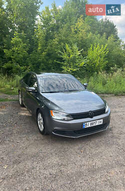 Седан Volkswagen Jetta 2010 в 