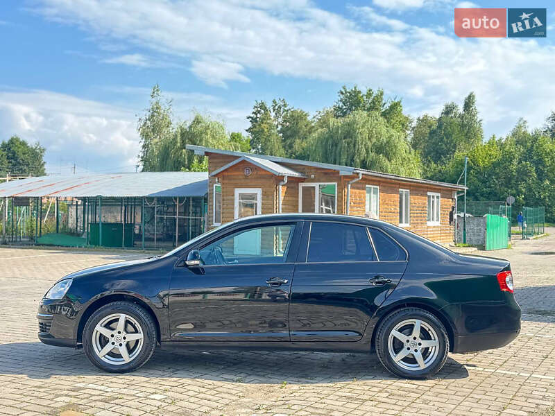 Седан Volkswagen Jetta 2009 в Харкові