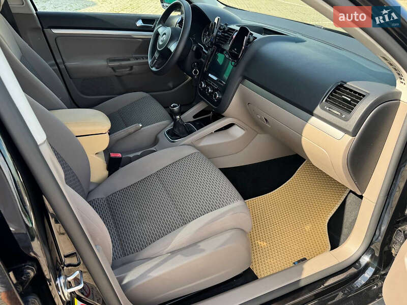 Седан Volkswagen Jetta 2009 в Харкові