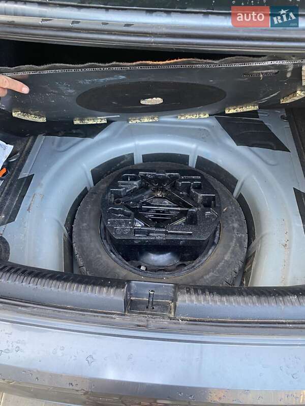 Седан Volkswagen Jetta 2016 в Львові