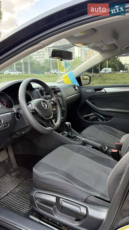 Седан Volkswagen Jetta 2016 в Сумах