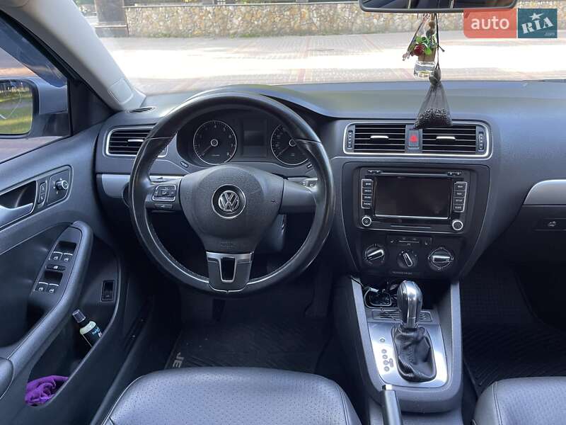 Седан Volkswagen Jetta 2013 в Киеве фото 17 Седан Volkswagen Jetta 2013 в Киеве