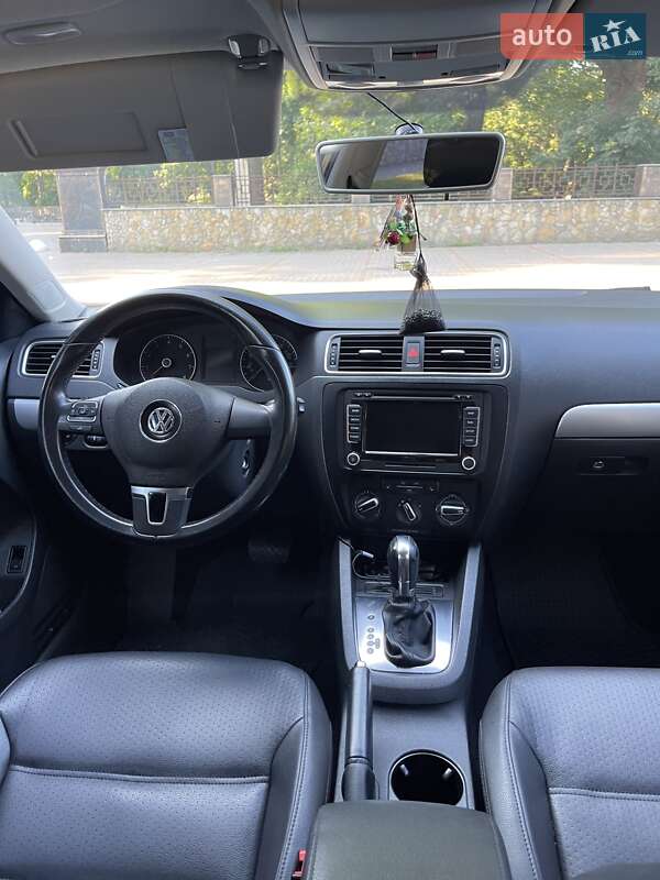 Седан Volkswagen Jetta 2013 в Киеве фото 18 Седан Volkswagen Jetta 2013 в Киеве