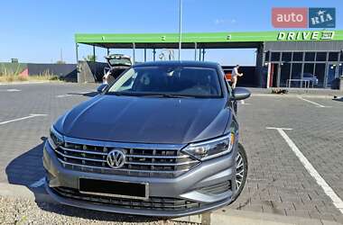 Седан Volkswagen Jetta 2018 в 