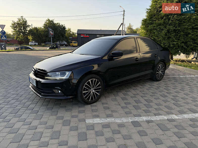 Седан Volkswagen Jetta 2016 в Івано-Франківську