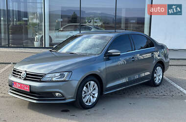 Седан Volkswagen Jetta 2016 в 