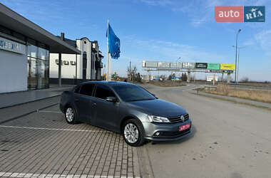 Седан Volkswagen Jetta 2016 в 