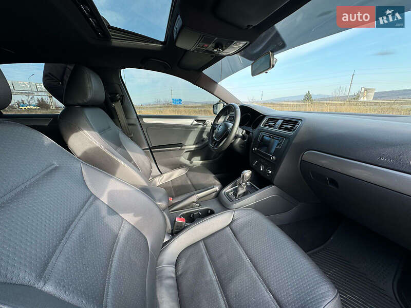 Седан Volkswagen Jetta 2016 в Ужгороді фото 26 Седан Volkswagen Jetta 2016 в Ужгороді