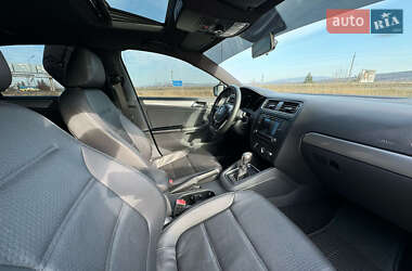 Седан Volkswagen Jetta 2016 в 