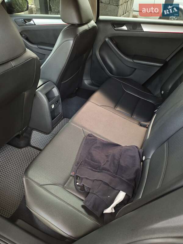 Седан Volkswagen Jetta 2012 в Змиеве фото 3 Седан Volkswagen Jetta 2012 в Змиеве