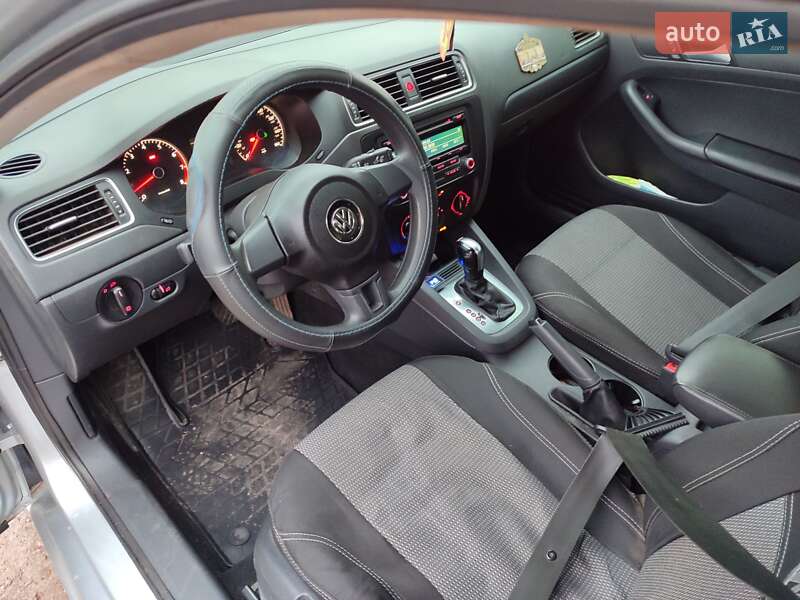 Седан Volkswagen Jetta 2014 в Жашківу