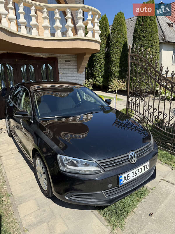 Седан Volkswagen Jetta 2014 в Хусті