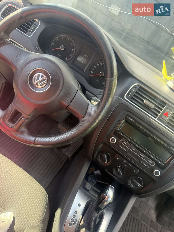 Седан Volkswagen Jetta 2012 в Харькове