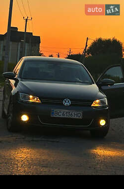 Седан Volkswagen Jetta 2012 в Львове