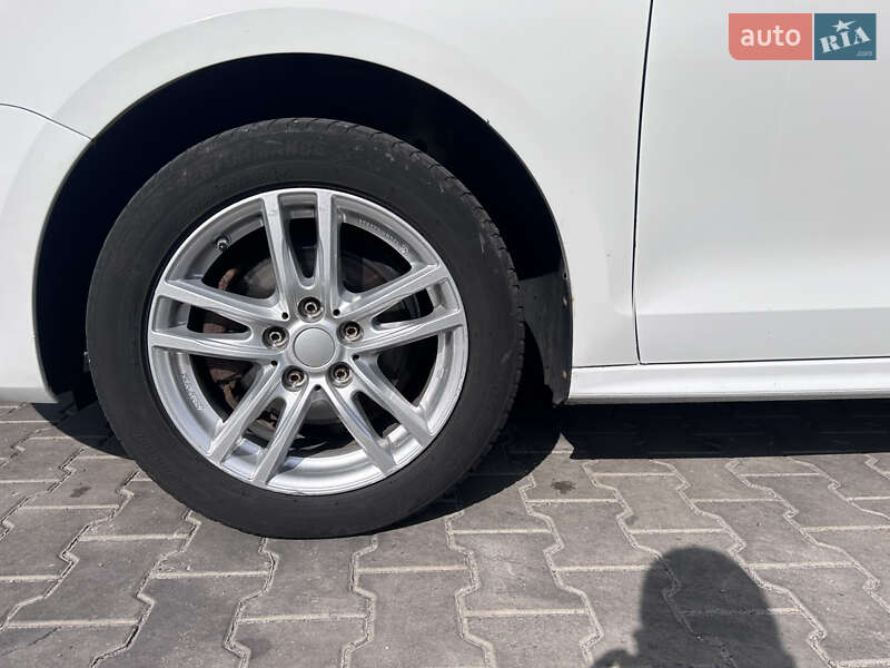 Седан Volkswagen Jetta 2014 в Луцьку