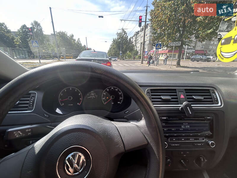 Седан Volkswagen Jetta 2014 в Луцьку