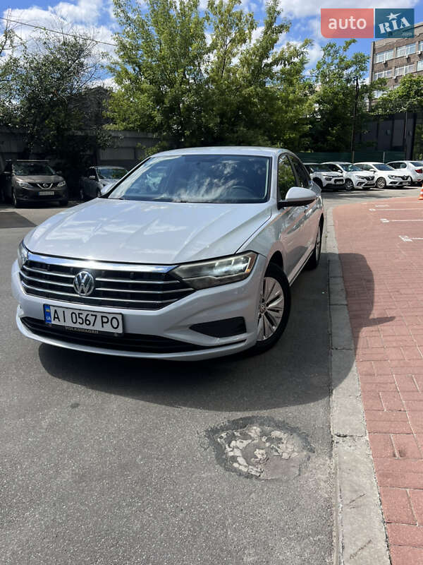 Седан Volkswagen Jetta 2018 в Барышевке