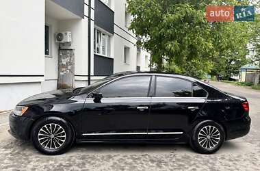 Седан Volkswagen Jetta 2013 в 