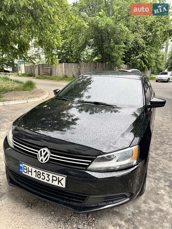 Седан Volkswagen Jetta 2013 в 