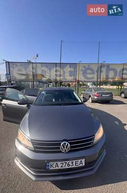 Седан Volkswagen Jetta 2016 в Киеве