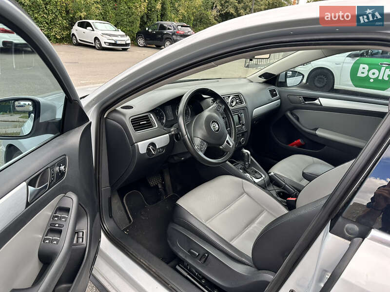 Седан Volkswagen Jetta 2013 в Киеве фото 3 Седан Volkswagen Jetta 2013 в Киеве