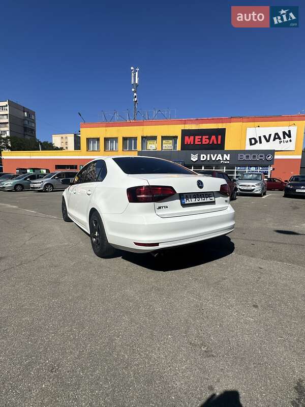 Седан Volkswagen Jetta 2015 в Киеве