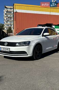 Седан Volkswagen Jetta 2015 в 