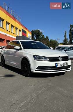 Седан Volkswagen Jetta 2015 в 