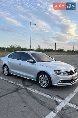 Седан Volkswagen Jetta 2016 в Запорожье
