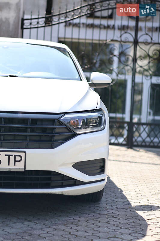 Седан Volkswagen Jetta 2018 в Львове