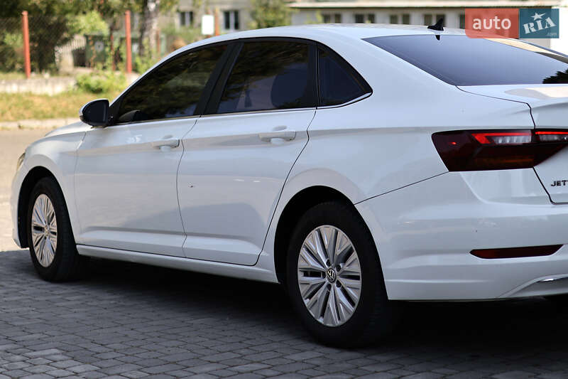 Седан Volkswagen Jetta 2018 в Львове