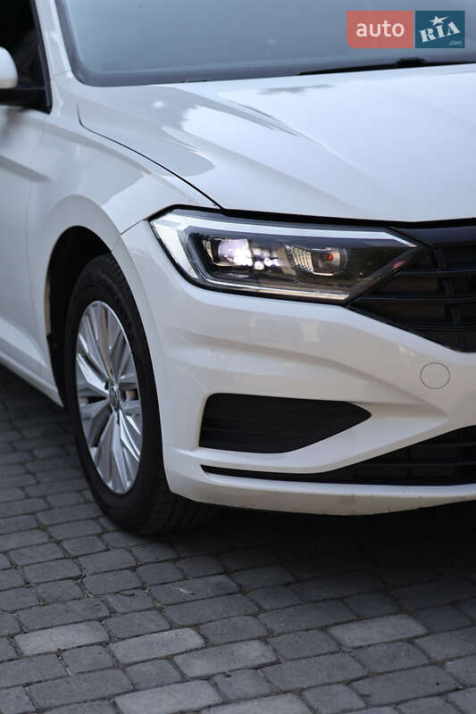 Седан Volkswagen Jetta 2018 в Львове