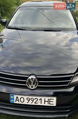 Седан Volkswagen Jetta 2015 в Ужгороді