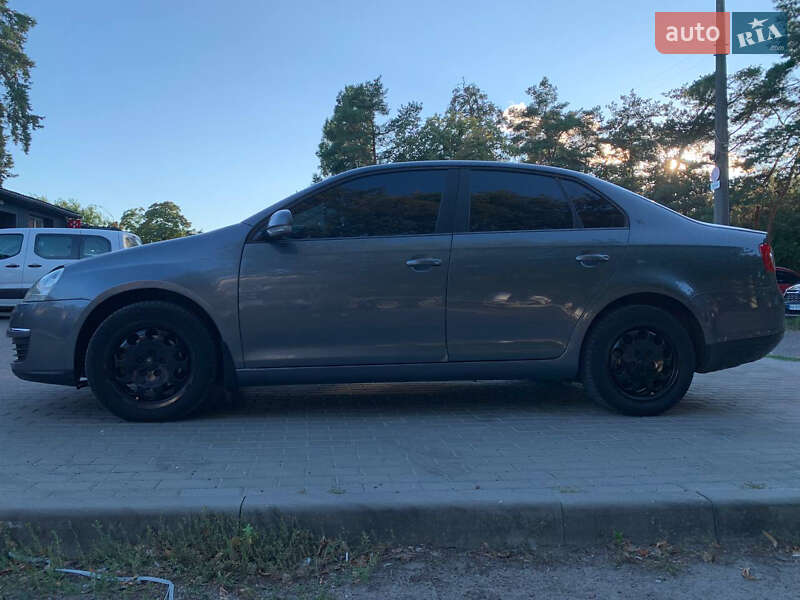 Седан Volkswagen Jetta 2006 в Киеве