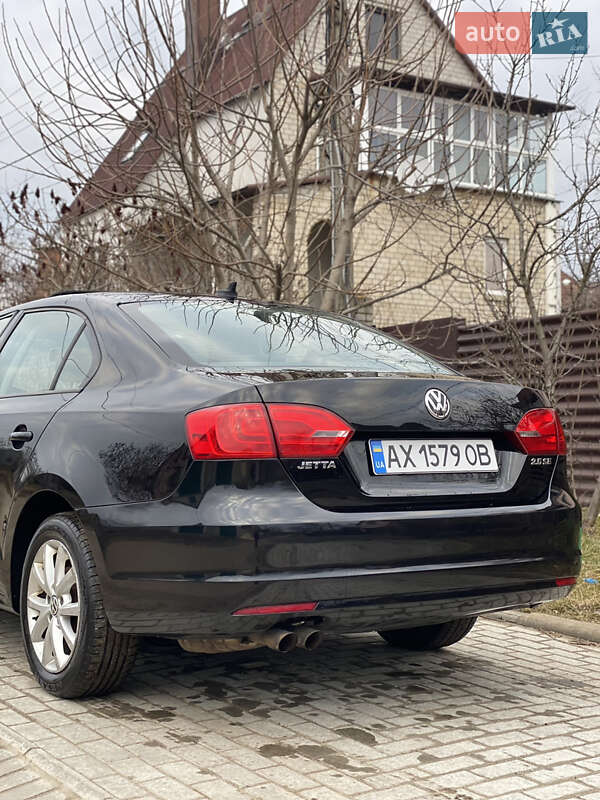Седан Volkswagen Jetta 2011 в Харькове