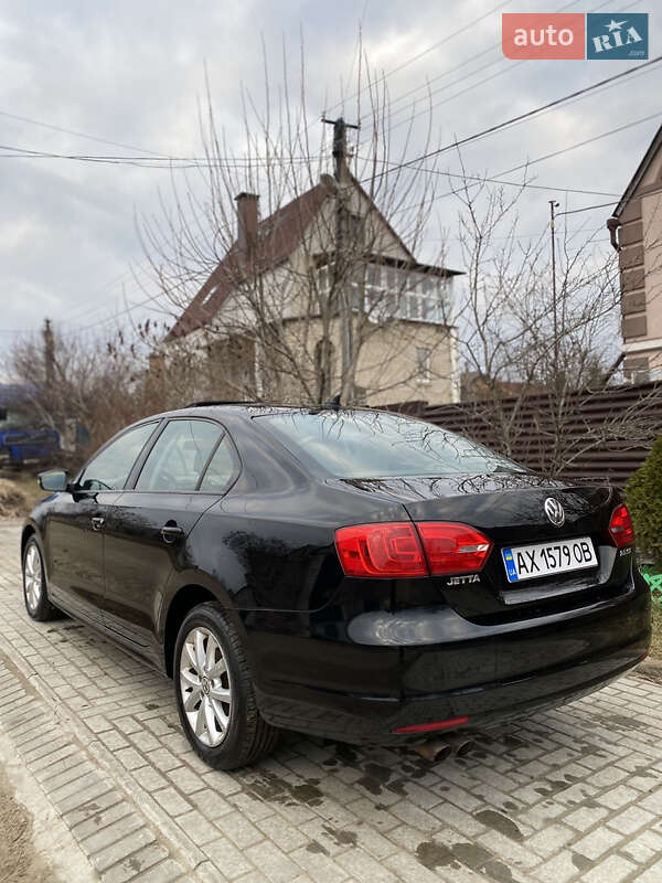Седан Volkswagen Jetta 2011 в Харькове