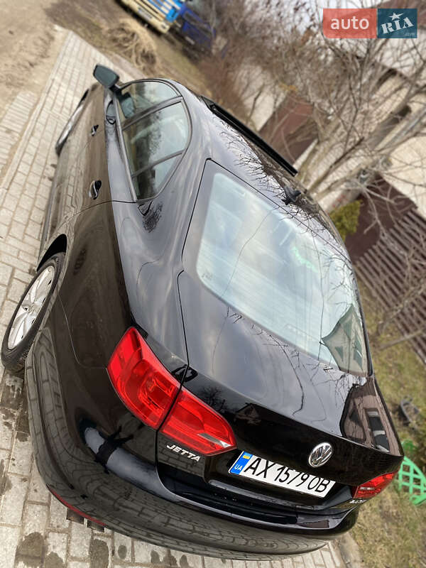 Седан Volkswagen Jetta 2011 в Харькове
