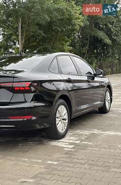 Седан Volkswagen Jetta 2019 в 