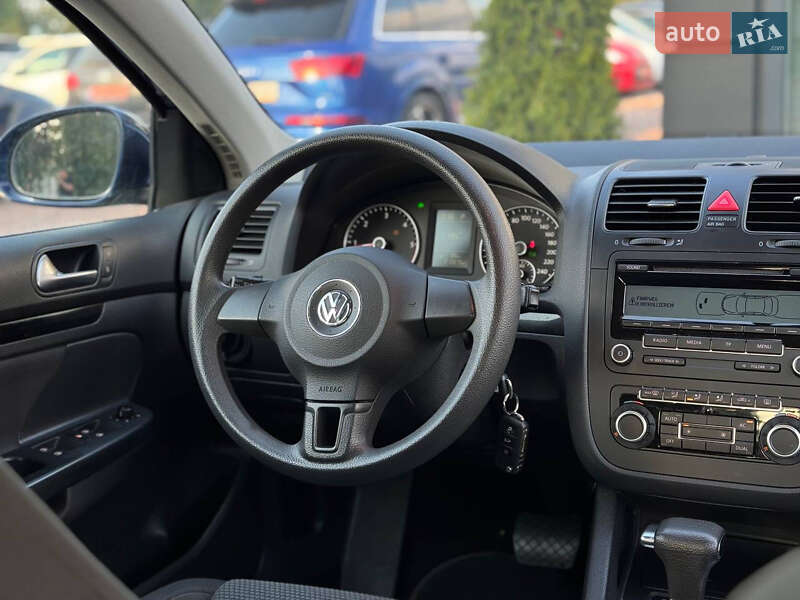Седан Volkswagen Jetta 2010 в Дрогобыче